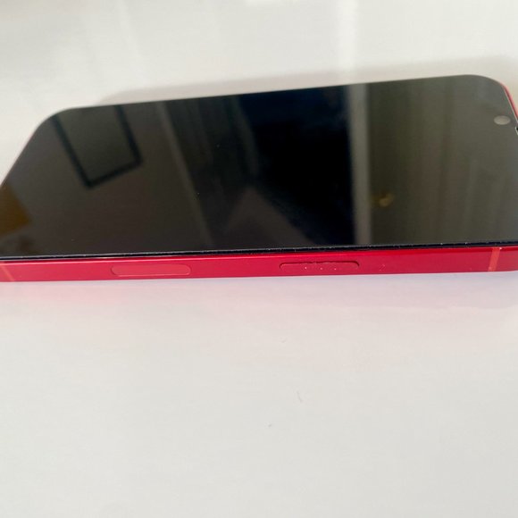 Red iphone 13 256gb unlocked with case and privacy screen protector - Picture 8 of 9